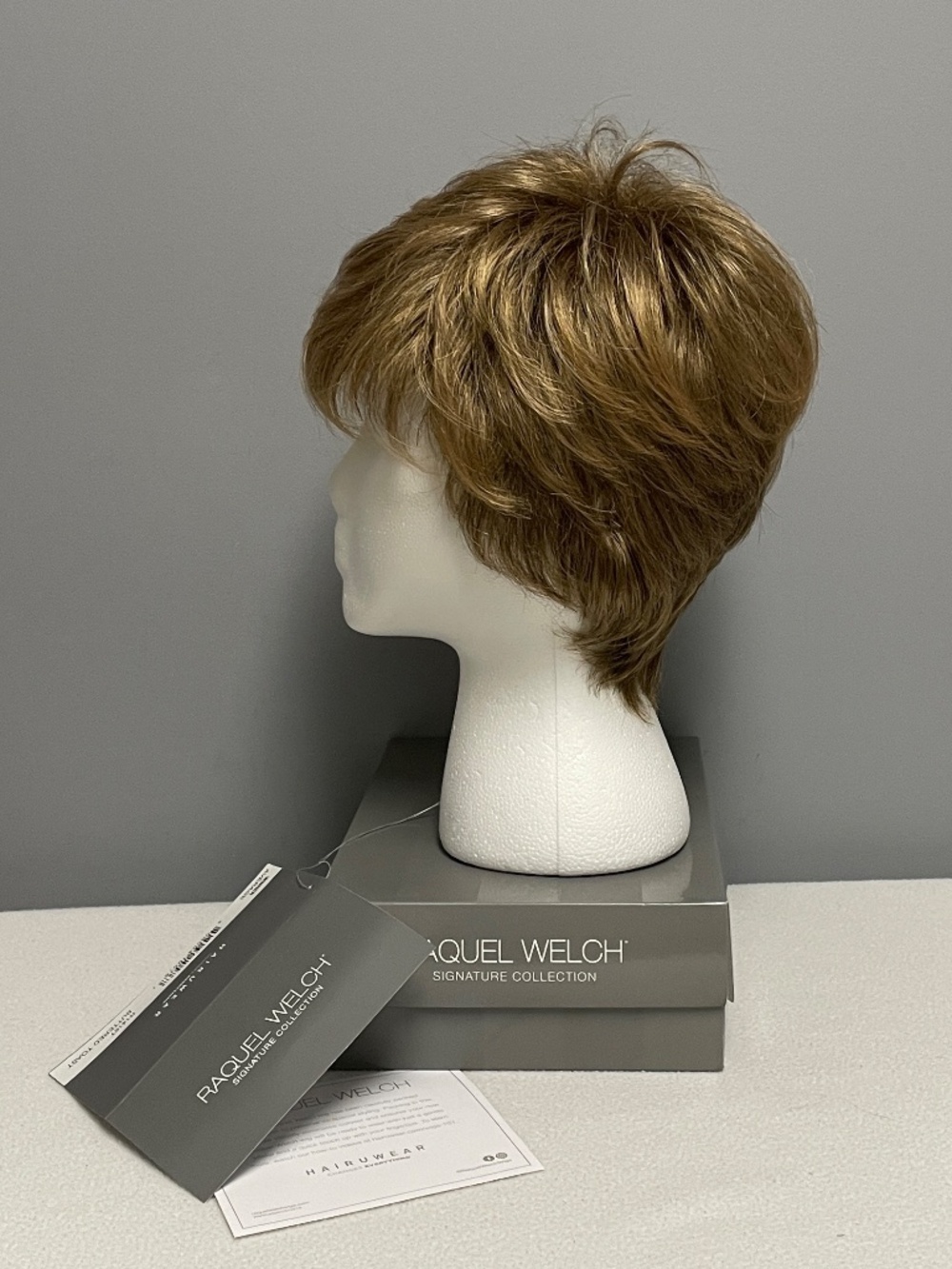 Rachel Welch Wig, Winner, Buttered Toast, Average, New with Tags - Picture 4 of 9